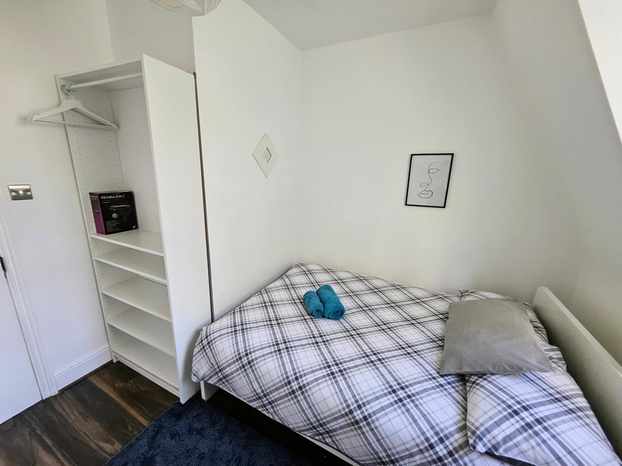 Modern Spacious 10 Minutes From Big Ben Pensiune