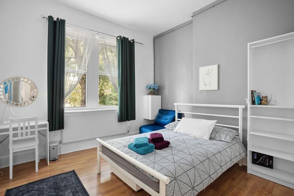 Modern Spacious 10 Minutes From Big Ben Londra